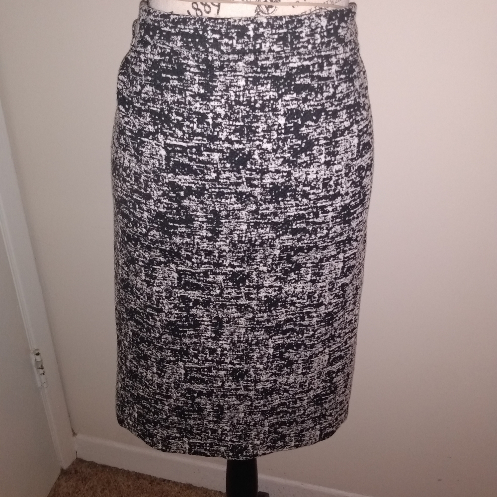 NWT Premise Designer Stretch Skirt